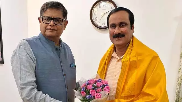 BJP चुनाव प्रभारी अंबुमणि के साथ बैठक BJP चुनाव प्रभारी अंबुमणि के साथ बैठक