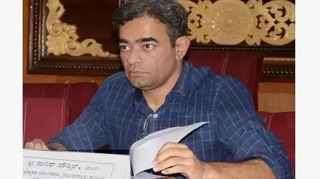 Karnataka : सीनियर अधिकारियों ने जाति जनगणना सर्वे में सहयोग न करने के आरोपों से इनकार किया Karnataka : सीनियर अधिकारियों ने जाति जनगणना सर्वे में सहयोग न करने के आरोपों से इनकार किया