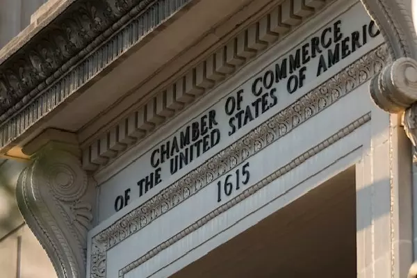 US चैंबर ऑफ कॉमर्स ने एच-1बी वीजा को लेकर ट्रम्प प्रशासन पर मुकदमा दायर किया US चैंबर ऑफ कॉमर्स ने एच-1बी वीजा को लेकर ट्रम्प प्रशासन पर मुकदमा दायर किया