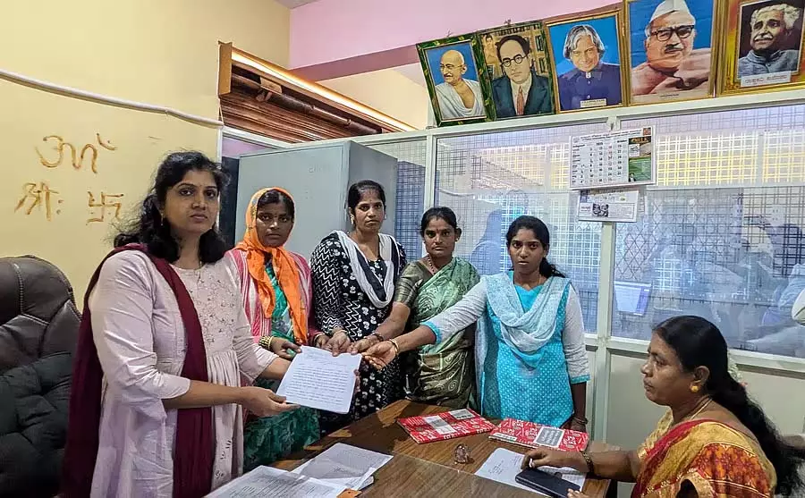 Shidlaghatta : आंगनवाड़ी कार्यकर्ता के खिलाफ कार्रवाई की मांग Shidlaghatta : आंगनवाड़ी कार्यकर्ता के खिलाफ कार्रवाई की मांग