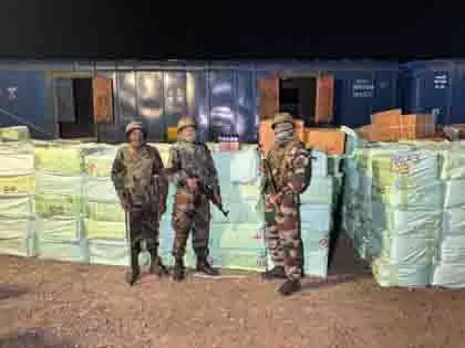 Tripura: मालगाड़ी से 4.5 करोड़ रुपये मूल्य का प्रतिबंधित कफ सिरप बरामद Tripura: मालगाड़ी से 4.5 करोड़ रुपये मूल्य का प्रतिबंधित कफ सिरप बरामद