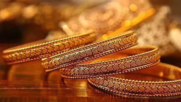 सोने की कीमत में तेज उछाल, प्रति ग्राम 12,000 रुपये पार सोने की कीमत में तेज उछाल, प्रति ग्राम 12,000 रुपये पार