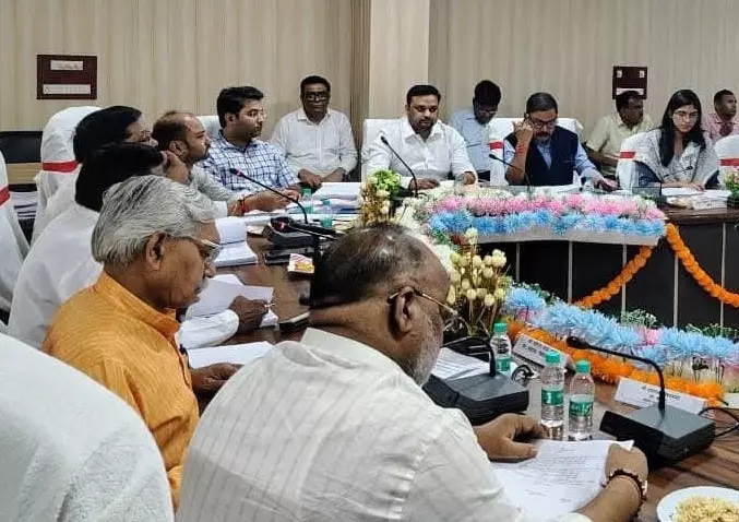 Bareilly: शिक्षा और प्रशासनिक अधिकारियों पर सभापति का सख्त नोटिस Bareilly: शिक्षा और प्रशासनिक अधिकारियों पर सभापति का सख्त नोटिस