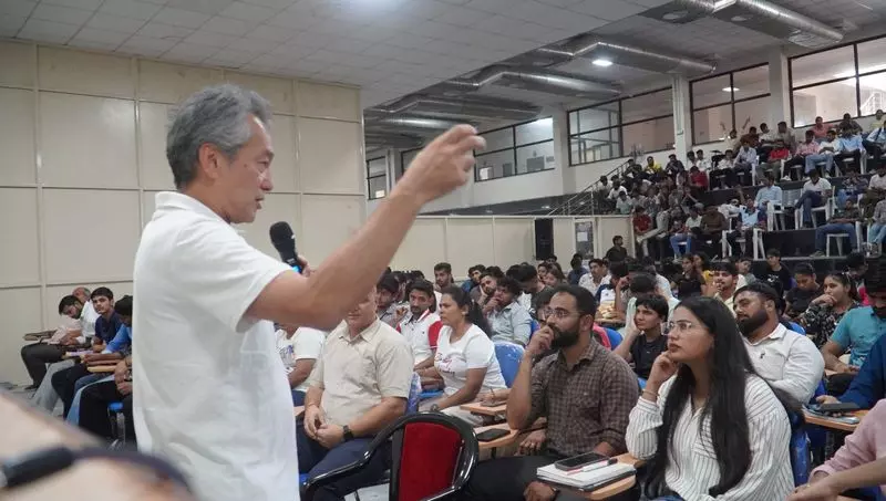 जापानी विशेषज्ञों ने खेल विश्वविद्यालय के छात्रों और प्रशिक्षकों को फिटनेस तकनीकों से परिचित कराया जापानी विशेषज्ञों ने खेल विश्वविद्यालय के छात्रों और प्रशिक्षकों को फिटनेस तकनीकों से परिचित कराया