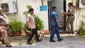 उपराष्ट्रपति के चेन्नई आवास पर बम की झूठी धमकी उपराष्ट्रपति के चेन्नई आवास पर बम की झूठी धमकी