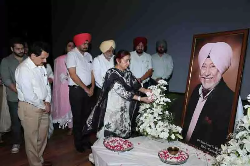 Ludhiana: कृषि विश्वविद्यालय के पूर्व छात्र, हास्य कलाकार जसविंदर भल्ला को याद किया गया Ludhiana: कृषि विश्वविद्यालय के पूर्व छात्र, हास्य कलाकार जसविंदर भल्ला को याद किया गया