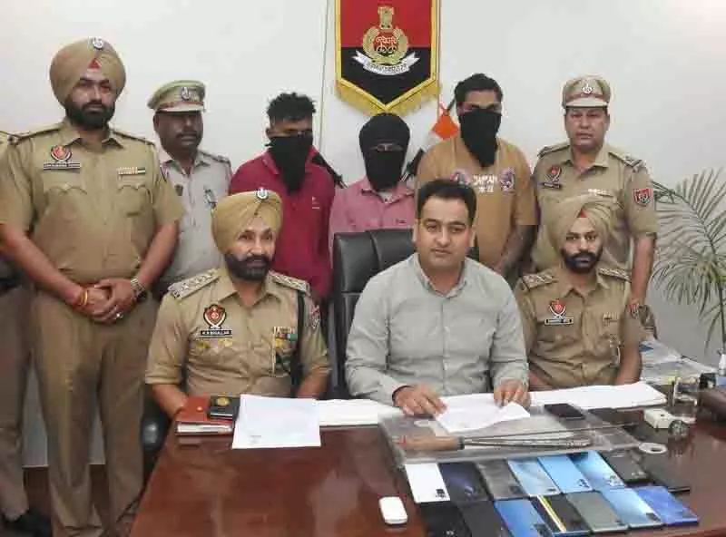 Ludhiana: झपटमार गिरोह के तीन सदस्य पुलिस के जाल में फंसे Ludhiana: झपटमार गिरोह के तीन सदस्य पुलिस के जाल में फंसे