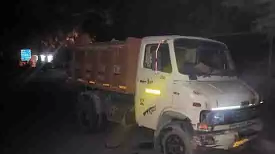 Delhi: ट्रक-बाइक हादसे में एक व्यक्ति की मौत, सड़क पर मचा हड़कंप Delhi: ट्रक-बाइक हादसे में एक व्यक्ति की मौत, सड़क पर मचा हड़कंप