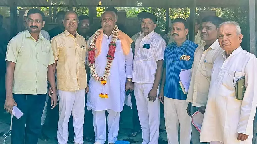 Ingleswar : मंत्री शिवानंद पाटिल को सम्मानित किया गया Ingleswar : मंत्री शिवानंद पाटिल को सम्मानित किया गया