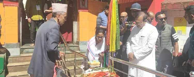 Sikkim : महाकाल मंदिर में ई-कारें पेश की जाएंगी Sikkim : महाकाल मंदिर में ई-कारें पेश की जाएंगी