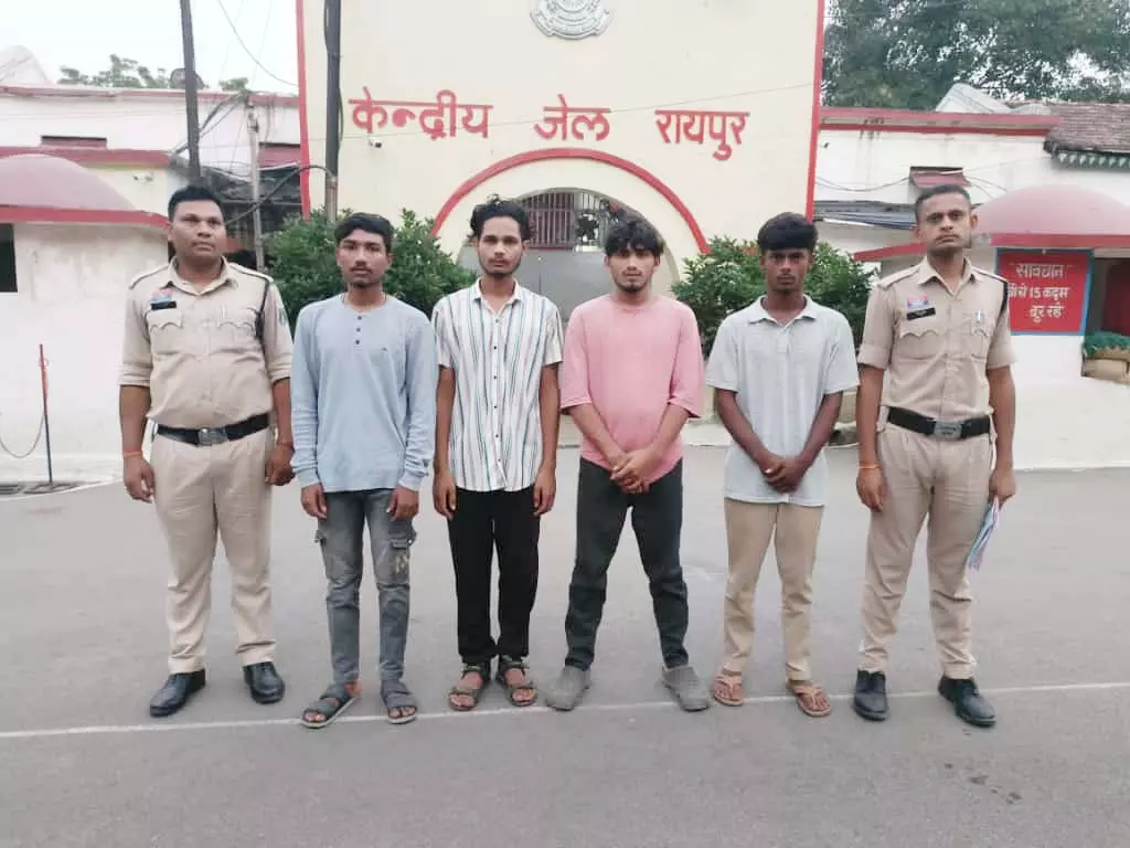 साईंस कॉलेज छात्रावास में घुसकर बलवा करने वाले चार फरार आरोपी गिरफ्तार साईंस कॉलेज छात्रावास में घुसकर बलवा करने वाले चार फरार आरोपी गिरफ्तार