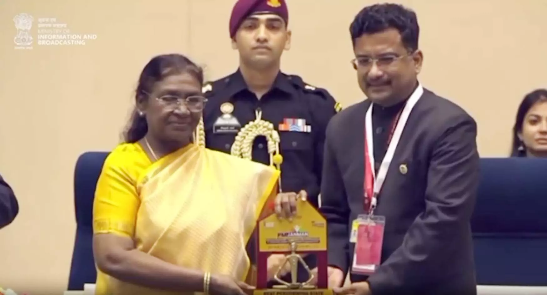 प्रधानमंत्री जनमन योजना में उत्कृष्ट प्रदर्शन पर छत्तीसगढ़ को राष्ट्रपति ने किया सम्मानित प्रधानमंत्री जनमन योजना में उत्कृष्ट प्रदर्शन पर छत्तीसगढ़ को राष्ट्रपति ने किया सम्मानित