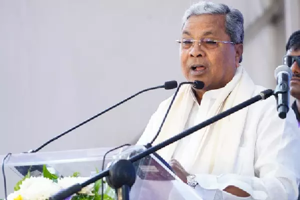 Karnataka CM ने कहा, जाति जनगणना सभी वर्गों के लिए लागू Karnataka CM ने कहा, जाति जनगणना सभी वर्गों के लिए लागू