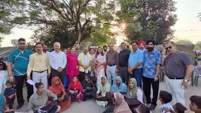RC ने बाढ़ प्रभावित लोगों को राहत वितरित की RC ने बाढ़ प्रभावित लोगों को राहत वितरित की