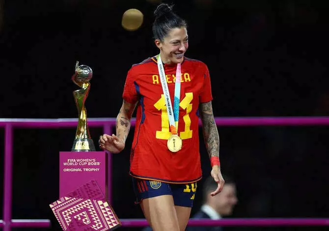 Jenny Hermoso की स्पेनिश टीम में वापसी, विवाद के बाद पहली बार चयन Jenny Hermoso की स्पेनिश टीम में वापसी, विवाद के बाद पहली बार चयन