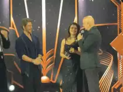 SRK, काजोल, अनुपम खेर फिल्मफेयर में फिर से दिखे, DDLJ का जादू फिर से जगाया SRK, काजोल, अनुपम खेर फिल्मफेयर में फिर से दिखे, DDLJ का जादू फिर से जगाया