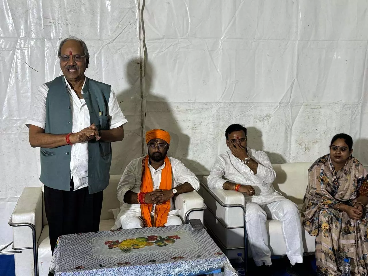 लालगंज में सांसद बृजमोहन अग्रवाल ने चुनावी बैठक ली लालगंज में सांसद बृजमोहन अग्रवाल ने चुनावी बैठक ली