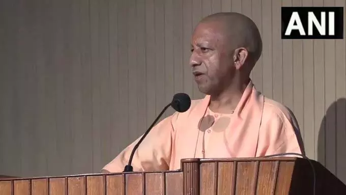 CM योगी आदित्यनाथ ने दिवाली और होली मिलन कार्यक्रम को बताया सांस्कृतिक एकता का प्रतीक CM योगी आदित्यनाथ ने दिवाली और होली मिलन कार्यक्रम को बताया सांस्कृतिक एकता का प्रतीक