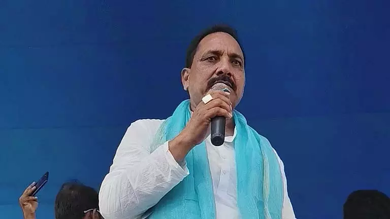 Trinamool विधायक पर रतुआ में स्कूल के लिए जमीन अतिक्रमण का आरोप Trinamool विधायक पर रतुआ में स्कूल के लिए जमीन अतिक्रमण का आरोप