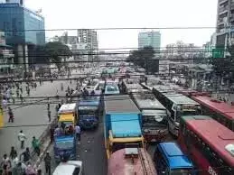 नए चार्टर के खिलाफ विरोध, पुलिस और प्रदर्शनकारियों में झड़प नए चार्टर के खिलाफ विरोध, पुलिस और प्रदर्शनकारियों में झड़प