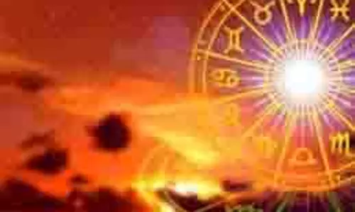Surya Gochar Rashifal: सूर्य 17 अक्टूबर को तुला में करेंगे प्रवेश, करियर और आर्थिक पक्ष को लेकर ये 3 राशियां रहें सतर्क Surya Gochar Rashifal: सूर्य 17 अक्टूबर को तुला में करेंगे प्रवेश, करियर और आर्थिक पक्ष को लेकर ये 3 राशियां रहें सतर्क