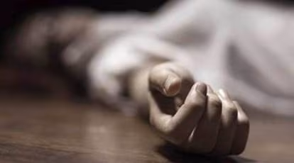 दोस्त की माँ और घरेलू सहायिका द्वारा अपमानित किए जाने के बाद लड़की ने आत्महत्या कर ली mumbai दोस्त की माँ और घरेलू सहायिका द्वारा अपमानित किए जाने के बाद लड़की ने आत्महत्या कर ली mumbai