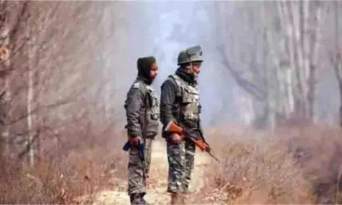 Assam:आर्मी कैंप पर ग्रेनेड से हमला, एक घंटे तक चली गोलीबारी, 3 जवान घायल Assam:आर्मी कैंप पर ग्रेनेड से हमला, एक घंटे तक चली गोलीबारी, 3 जवान घायल