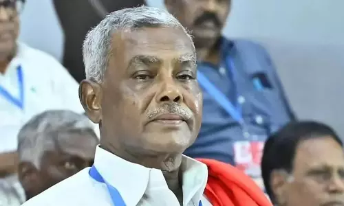 Tamil Nadu : पी. षणमुगम ने मुख्यमंत्री से मुलाकात की Tamil Nadu : पी. षणमुगम ने मुख्यमंत्री से मुलाकात की