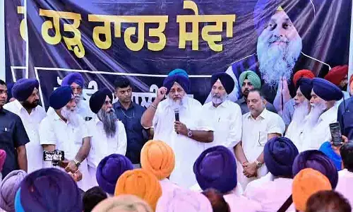 Sukhbir Badal ने बीज सेवा शुरू की, दावा किया कि आप सरकार ने अपना वादा नहीं निभाया