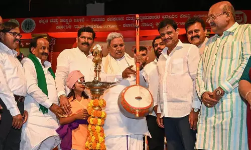 कनकदास के आदर्शों को अपनाएं: CM Siddaramaiah कनकदास के आदर्शों को अपनाएं: CM Siddaramaiah