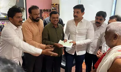 Channapatna : केंगल अंजनेयस्वामी मंदिर में नया रथ समर्पित किया गया Channapatna : केंगल अंजनेयस्वामी मंदिर में नया रथ समर्पित किया गया