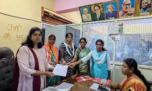 Shidlaghatta : आंगनवाड़ी कार्यकर्ता के खिलाफ कार्रवाई की मांग Shidlaghatta : आंगनवाड़ी कार्यकर्ता के खिलाफ कार्रवाई की मांग