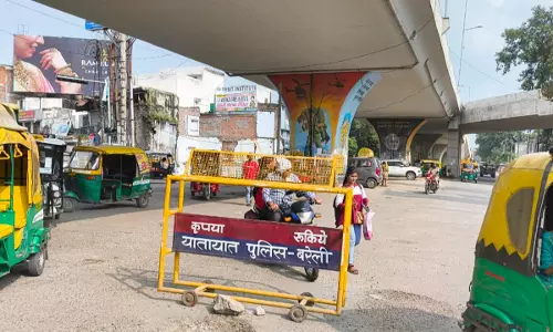Bareilly: शहर में ट्रैफिक डायवर्जन लागू, पुलिस ने जारी की एडवाइजरी Bareilly: शहर में ट्रैफिक डायवर्जन लागू, पुलिस ने जारी की एडवाइजरी