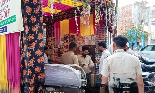 Yamunanagar नगर निगम की टीम ने ट्रैफिक जाम रोकने के लिए अतिक्रमण हटाया
