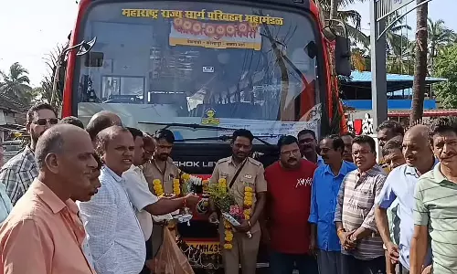 Karwar : महाराष्ट्र बस का भव्य स्वागत