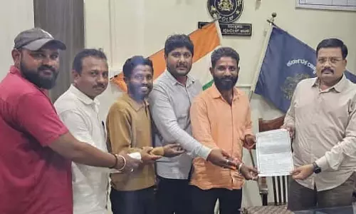 Karnataka : पटाखों की बिक्री पर रोक लगाने की मांग