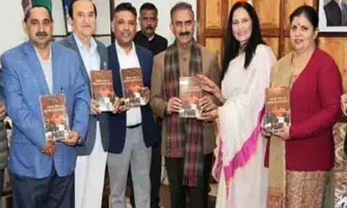 CM Sukhu ने ‘मीडिया ट्रायल’ पर पुस्तक का विमोचन किया