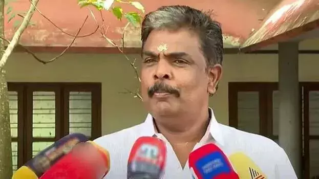 kerala: आरोपियों की सूची में शामिल होने के बाद मुरारी बाबू ने दिया इस्तीफा