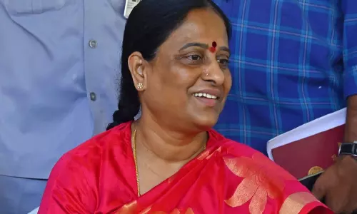 Telangana कैबिनेट बैठक से कोंडा सुरेखा रही अनुपस्थित, विवाद गहराया