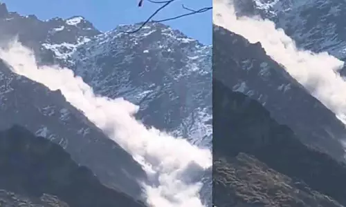 Badrinath के पास ग्लेशियर टूटने का नाटकीय दृश्य कैमरे में कैद Badrinath के पास ग्लेशियर टूटने का नाटकीय दृश्य कैमरे में कैद