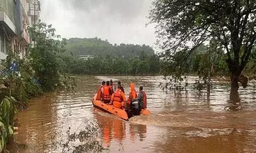 राज्य सरकार ने बाढ़ प्रभावित जिलों के लिए 1356 करोड़ रुपये की सहायता को मंजूरी दी राज्य सरकार ने बाढ़ प्रभावित जिलों के लिए 1356 करोड़ रुपये की सहायता को मंजूरी दी