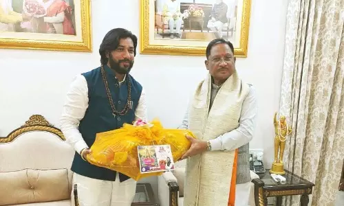 मुख्यमंत्री विष्णुदेव साय से कैबिनेट मंत्री खुशवंत साहेब ने की सौजन्य भेंट मुख्यमंत्री विष्णुदेव साय से कैबिनेट मंत्री खुशवंत साहेब ने की सौजन्य भेंट