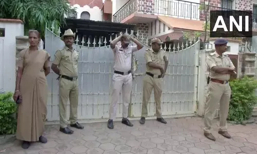BJP नेता हर्षनंद गुट्टेदार के घर SIT ने की छानबीन