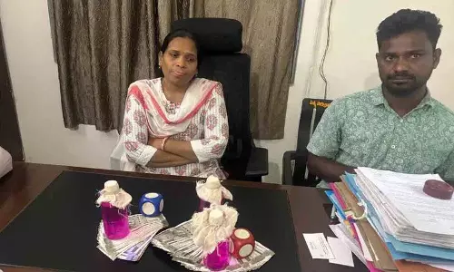 ACB की छापेमारी.. मत्स्य पालन और वन विभाग के अधिकारी रिश्वत लेते पकड़े गए ACB की छापेमारी.. मत्स्य पालन और वन विभाग के अधिकारी रिश्वत लेते पकड़े गए