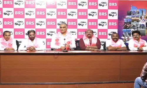 कांग्रेस नेताओं के बीच झगड़े सिर्फ ठेकों में हिस्सेदारी के लिए हैं: Harish Rao