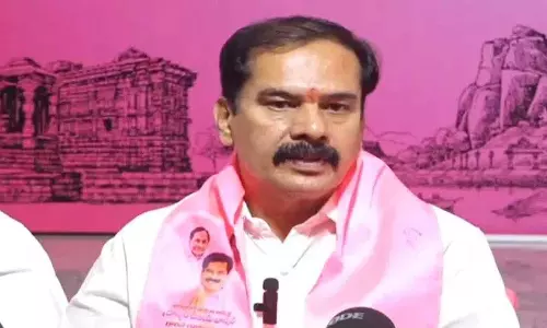 लोग कांग्रेस की आलोचना कर रहे हैं.. दशकम विनय भास्कर