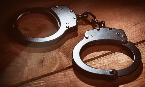 Kolkata में वैन उपकरण चोरी करने के आरोप में एक व्यक्ति गिरफ्तार Kolkata में वैन उपकरण चोरी करने के आरोप में एक व्यक्ति गिरफ्तार