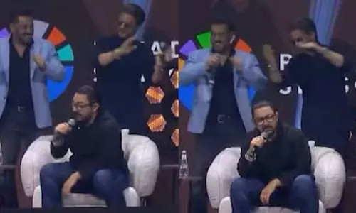 जॉय फोरम 2025: Aamir Khan ने गाया गाना, SRK और सलमान ने किया दिल से चीयर