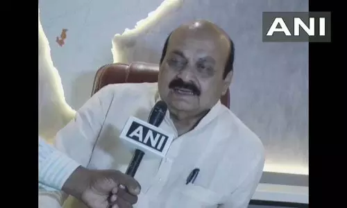 BJP सांसद बसवराज बोम्मई ने कहा — कर्नाटक पर घोषित नहीं तो भी इमरजेंसी BJP सांसद बसवराज बोम्मई ने कहा — कर्नाटक पर घोषित नहीं तो भी इमरजेंसी