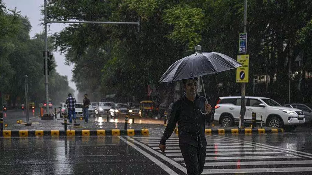Tamil Nadu : नीलगिरी, कोयंबटूर, तिरुपुर समेत 9 जिलों के लिए आज येलो चेतावनी जारी Tamil Nadu : नीलगिरी, कोयंबटूर, तिरुपुर समेत 9 जिलों के लिए आज येलो चेतावनी जारी